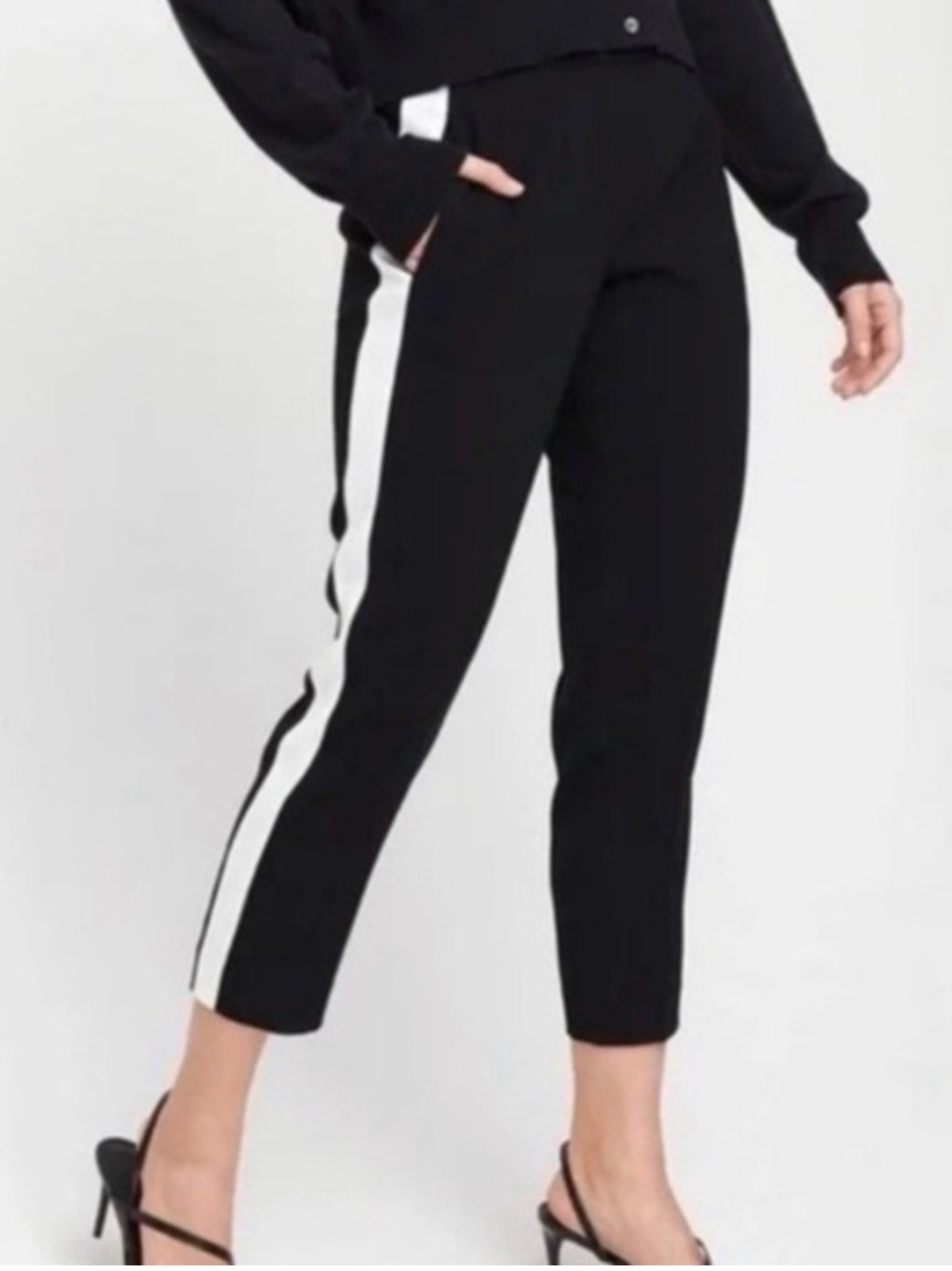 Aritzia Babaton Conan Terado Pant in
Black with white stripe Sz 6